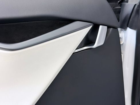 Used 2020 Tesla Model S Performance AWD/4WD image 18