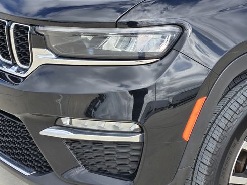 Certified 2023 Jeep Grand Cherokee Limited AWD/4WD image 10