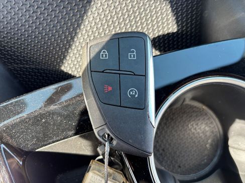 Used 2025 Chevrolet Equinox LT FWD image 24