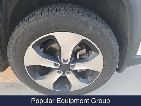 Used 2018 Jeep Compass Latitude w/ Popular Equipment Group image 4