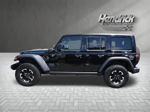 Used 2025 Jeep Wrangler Unlimited Rubicon 4xe w/ Convenience Group AWD/4WD image 6