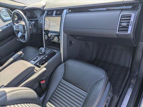 Used 2025 Land Rover Discovery S AWD/4WD image 23