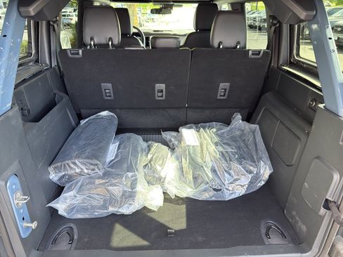New 2025 Ford Bronco Outer Banks w/ Black Appearance Package AWD/4WD image 9