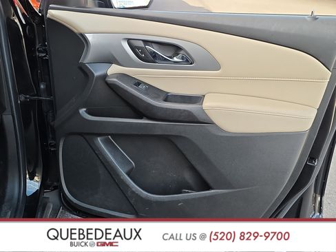 Used 2022 Chevrolet Traverse LS image 23