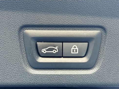 Used 2023 BMW i4 eDrive35 image 12