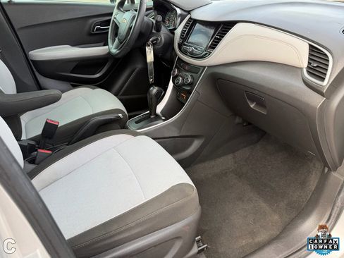 Used 2021 Chevrolet Trax LS image 13