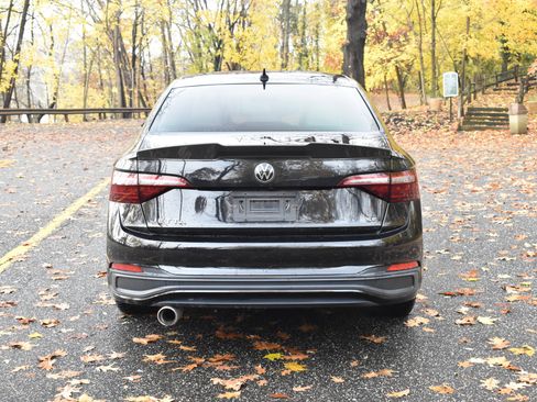 Used 2022 Volkswagen Jetta SE image 7