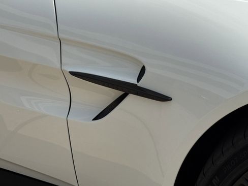 New 2025 Aston Martin V8 Vantage Coupe image 21