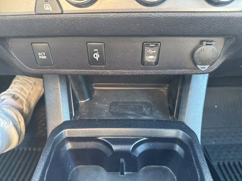 Used 2017 Toyota Tacoma TRD Sport w/ Tow Package image 21