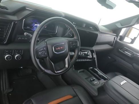 Used 2025 GMC Sierra 2500 AT4 w/ Technology Package image 17