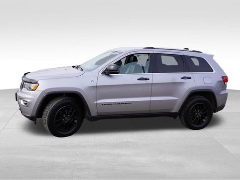 Certified 2020 Jeep Grand Cherokee Laredo w/ Quick Order Package 2BN North image 12