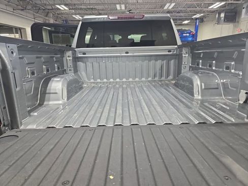 Used 2025 Chevrolet Silverado 1500 LT AWD/4WD image 16