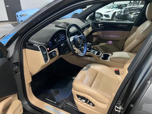 Used 2019 Porsche Cayenne image 10