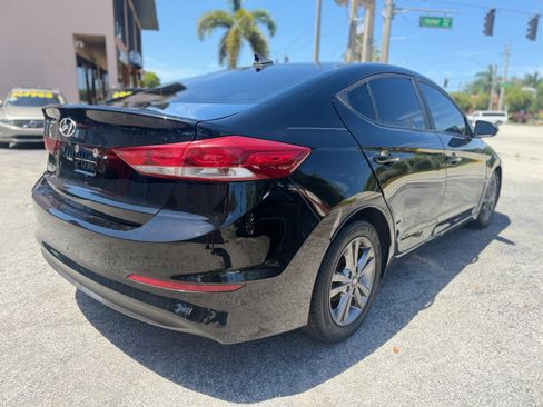 Used 2017 Hyundai Elantra SE FWD image 5