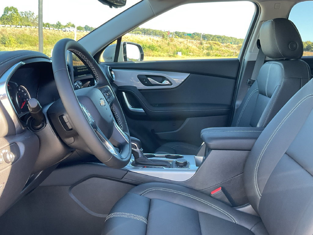 New 2026 Chevrolet Blazer LT w/ Sound & Technology Package FWD image 14