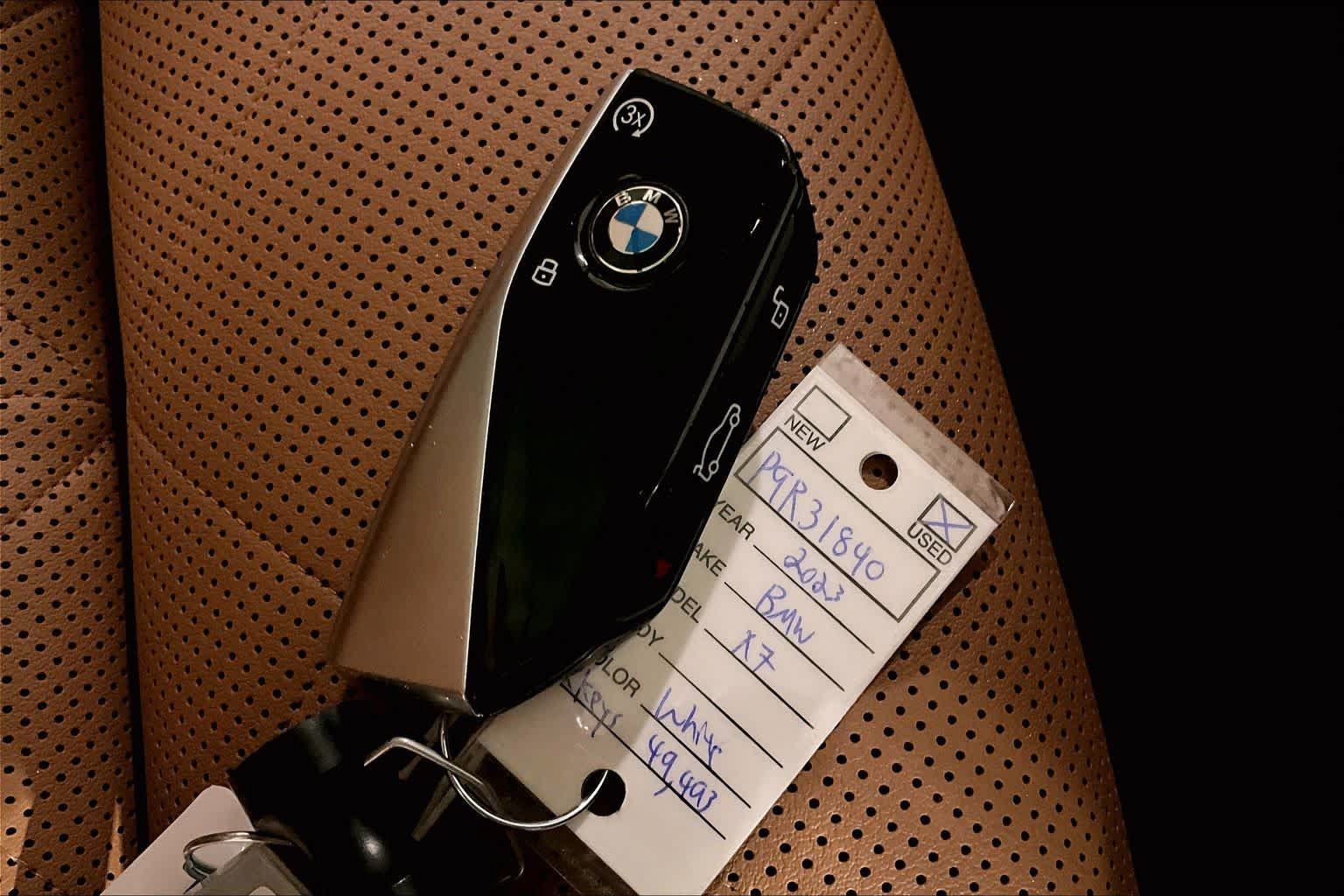 Used 2023 BMW X7 xDrive40i w/ Parking Assistance Package AWD/4WD image 14
