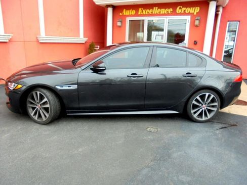 Used 2018 Jaguar XE R-Sport image 4
