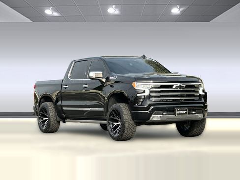 Used 2024 Chevrolet Silverado 1500 High Country w/ High Country Premium Package image 6
