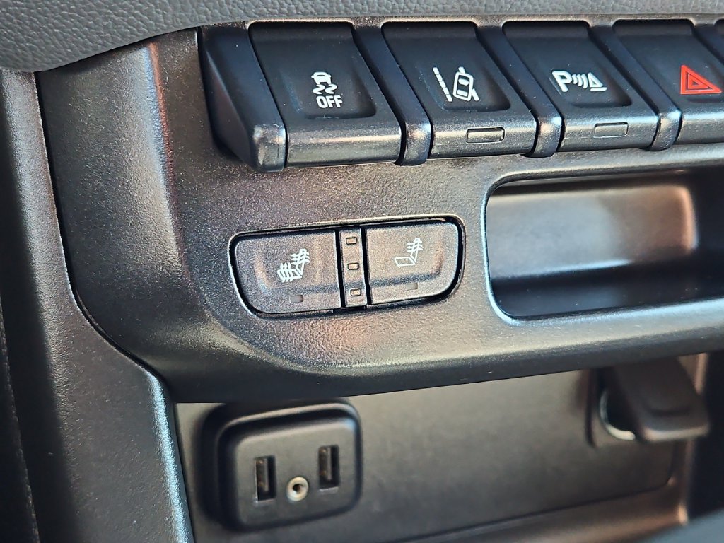 Used 2021 Chevrolet Colorado Z71 w/ Safety Package AWD/4WD image 18
