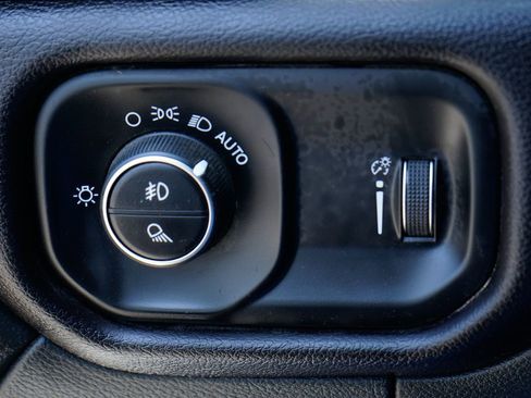 Used 2024 RAM 2500 Big Horn AWD/4WD image 20