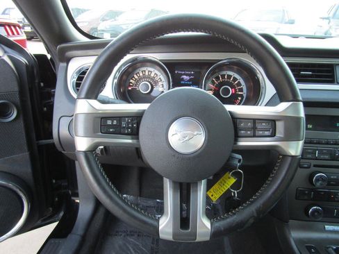 Used 2013 Ford Mustang Premium image 13