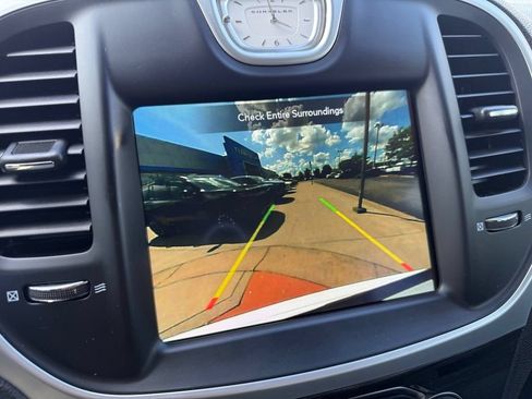 Used 2022 Chrysler 300 Touring L w/ Safetytec Plus Group RWD image 29