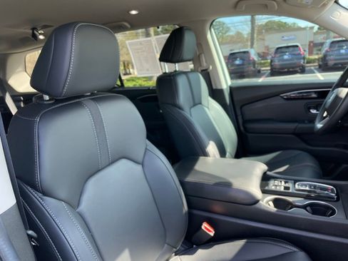 Certified 2025 Honda Pilot EX-L image 31
