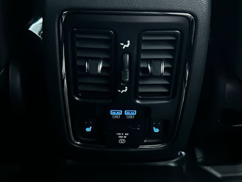 Used 2019 Dodge Durango SRT w/ Technology Group AWD/4WD image 35