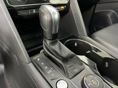 Used 2020 Volkswagen Atlas Cross Sport SEL image 33