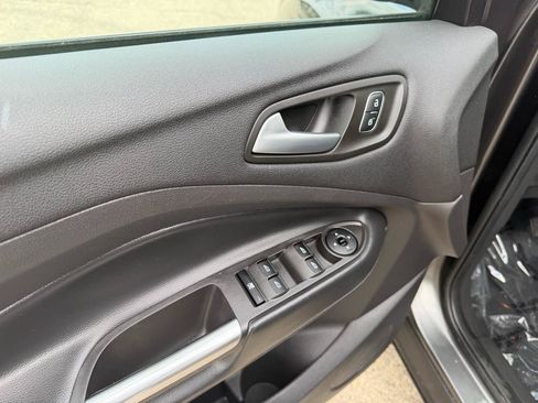 Used 2018 Ford Escape SEL w/ Ford Safe & Smart Package AWD/4WD image 10