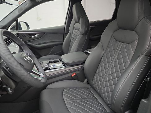 New 2026 Audi SQ7 Prestige image 17