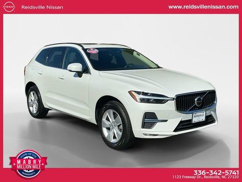Used 2022 Volvo XC60 B5 Momentum AWD/4WD image 8