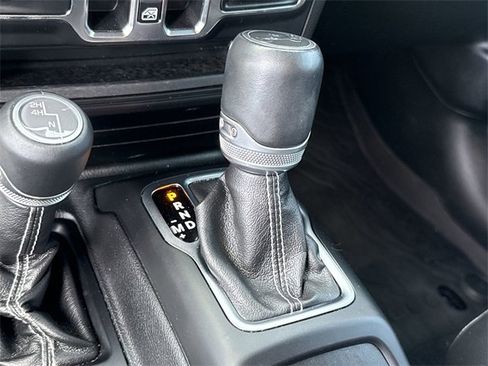 Used 2019 Jeep Wrangler Unlimited Sahara image 31