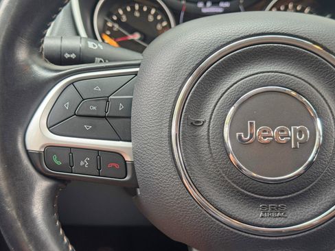Used 2020 Jeep Compass Latitude w/ Cold Weather Group AWD/4WD image 19
