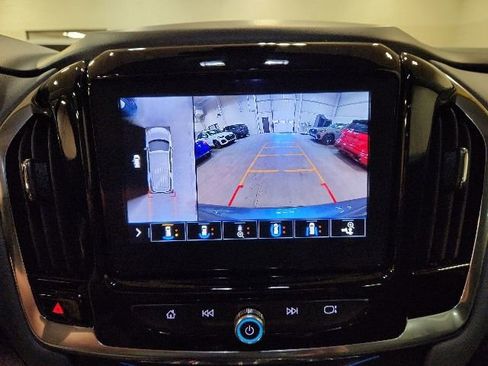 Used 2020 Chevrolet Traverse LT w/ LT Premium Package AWD/4WD image 15