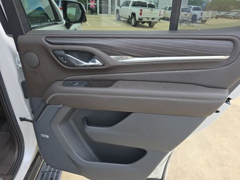 Used 2021 GMC Yukon Denali w/ Denali Premium Package AWD/4WD image 17