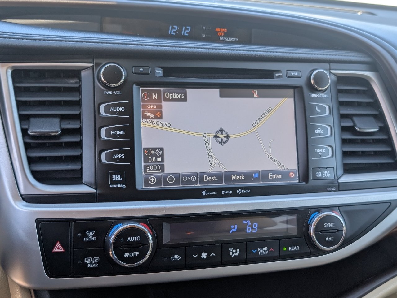 Used 2017 Toyota Highlander Limited Platinum FWD image 18