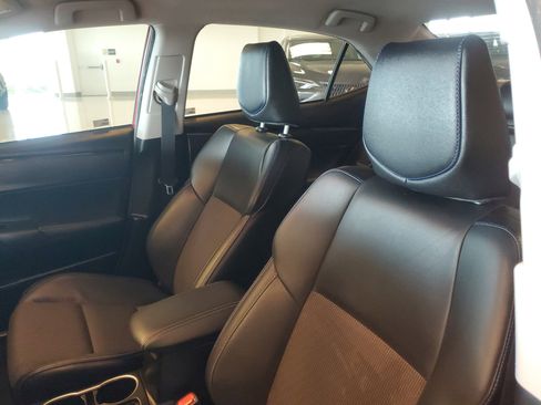 Used 2018 Toyota Corolla SE image 19