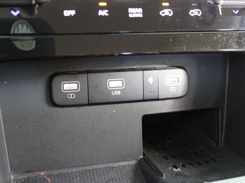 Used 2024 Kia Carnival SX FWD image 25