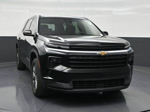 Used 2024 Chevrolet Traverse LS FWD image 7
