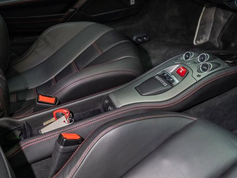 Used 2011 Ferrari 458 Italia Coupe RWD image 50