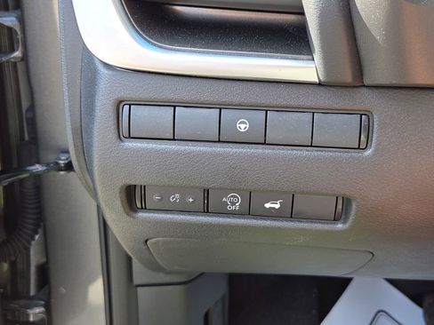 Used 2025 Nissan Rogue SV image 25