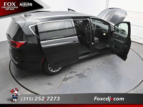 New 2026 Chrysler Pacifica Select AWD/4WD image 38