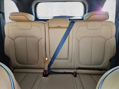 New 2025 Jeep Grand Cherokee Summit image 15