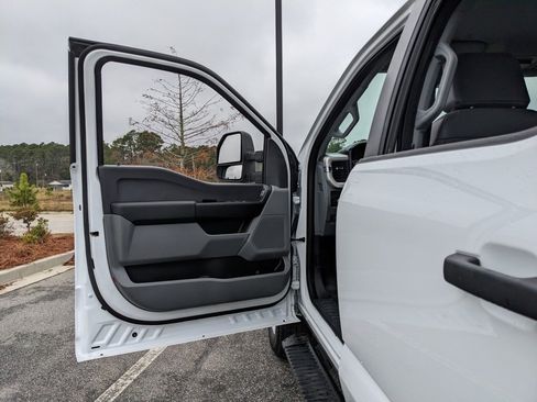 Used 2024 Ford F250 XL image 46