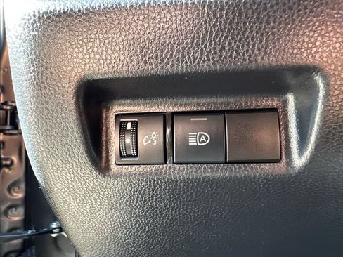 Certified 2022 Toyota RAV4 LE AWD/4WD image 35