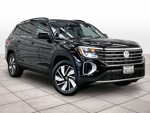 Certified 2026 Volkswagen Atlas SE w/ Panoramic Sunroof Package AWD/4WD image 2