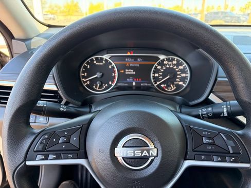 Certified 2025 Nissan Altima 2.5 SV FWD image 29