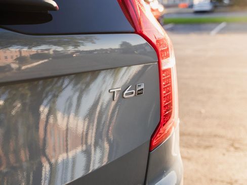 Used 2022 Volvo XC90 T6 Momentum w/ Climate Package image 15