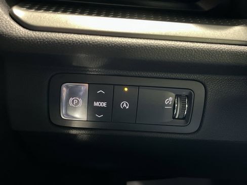 Used 2025 Chevrolet Traverse LT image 26